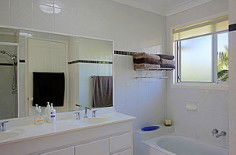 Aaah @ Byron - Hotel Gold Coast 4