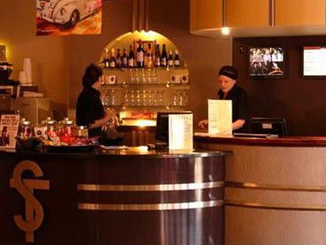 Sun Theatre - Hotel Gold Coast 2