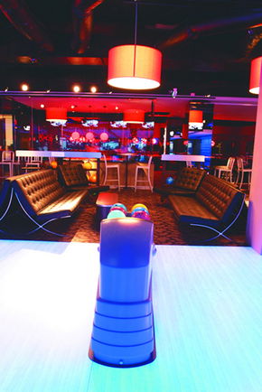 Strike Bowling Bar - King Street Wharf - Hotel Gold Coast 3