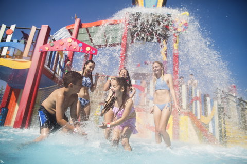 Funfields - Hotel Gold Coast 10