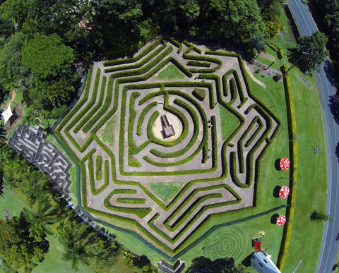 Bellingham Maze - Hotel Gold Coast 1