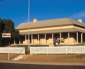 Irwin District Museum - Hotel Gold Coast 0