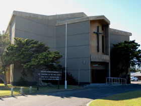 Cathedral Of The Holy Cross - Hotel Gold Coast 0