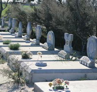 Corrigin Dog Cemetery - Hotel Gold Coast