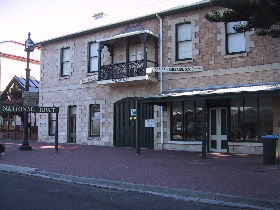 Beachport Old Wool And Grain Store Museum - Hotel Gold Coast 0