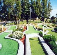 West Beach Mini Golf - Hotel Gold Coast