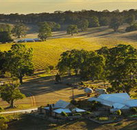 Hutton Vale and Farm Follies - Hotel Gold Coast