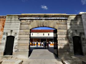 Tasmanian Museum And Art Gallery - Hotel Gold Coast 0