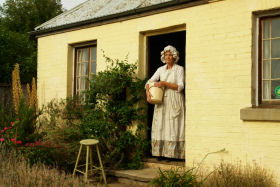 Grannie Rhodes' Cottage - Turn The Key Of Time - Hotel Gold Coast 0