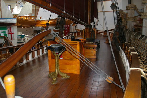 Bass & Flinders Centre - Hotel Gold Coast 1