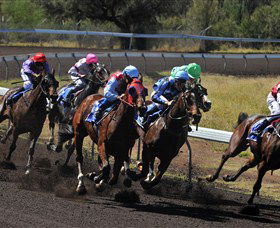 Alice Springs Turf Club - Hotel Gold Coast 0