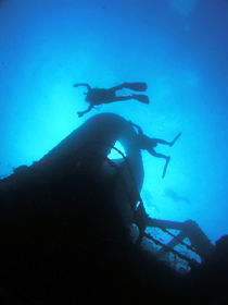 Ex HMAS Brisbane Dive Site - Hotel Gold Coast 0