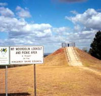 Mount Wooroolin - Hotel Gold Coast