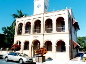 Mackay Town Hall - Hotel Gold Coast 0