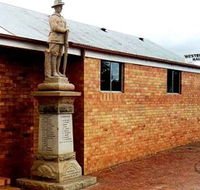 Westbrook War Memorial - Hotel Gold Coast