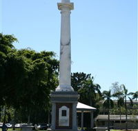 World War I Memorial Cenotaph and Jubilee Park - Hotel Gold Coast