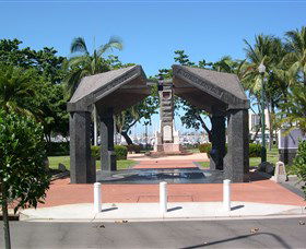 The Strand Park Townsville War Memorial - Hotel Gold Coast 0