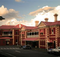 Historic Walk Through Mort Estate - Hotel Gold Coast