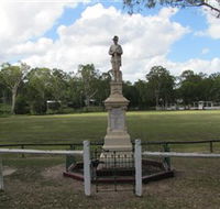 Apple Tree Creek War Memorial - Hotel Gold Coast