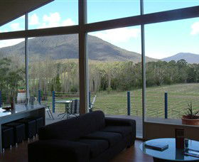 Boat O'Craigo Wines - Hotel Gold Coast 2