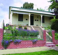 Chifley Home and Education Centre - Hotel Gold Coast