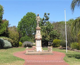 Greenmount War Memorial - Hotel Gold Coast 0