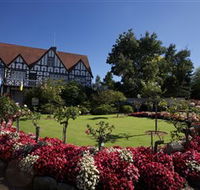 Cockington Green Gardens - Hotel Gold Coast