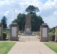Warwick War Memorial and Gates - Hotel Gold Coast