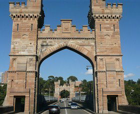 Bailey's Sydney - Tours For People Who Don't Like Tours - Hotel Gold Coast 6