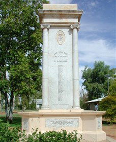 Charleville War Memorial - Hotel Gold Coast 1