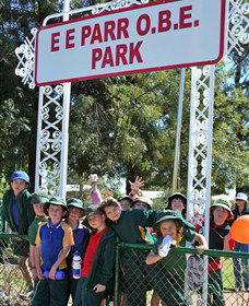 EE Parr O.B.E. Park - Hotel Gold Coast 1