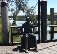 Captain John Egge Statue - Hotel Gold Coast