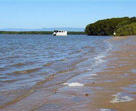 Taylors Beach - Hotel Gold Coast 1