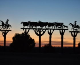 Long Paddock - Cobb Highway Touring Route - Hotel Gold Coast 1