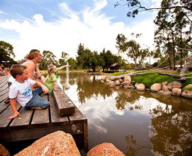 Savannah Visitor Plaza, Taronga Western Plains Zoo Dubbo - Hotel Gold Coast 7