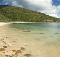 Connie Bay on Keswick Island - Hotel Gold Coast