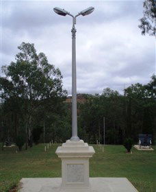 The Coronation Lamp Memorial - Hotel Gold Coast 0