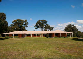Hare Krishna Valley - Hotel Gold Coast 1