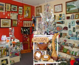 Country Brushstrokes - Hotel Gold Coast 0
