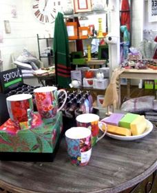 The Famous Tinonee Cafe And Gift Shop - Hotel Gold Coast 0