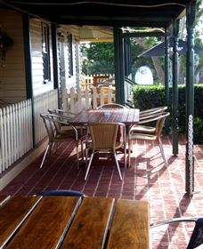 The Famous Tinonee Cafe And Gift Shop - Hotel Gold Coast 2