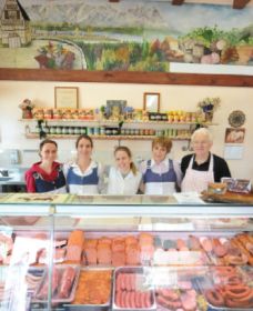 Mentges Master Meats - Hotel Gold Coast 0