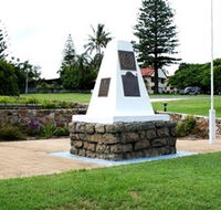 Dunwich War Memorial - Hotel Gold Coast