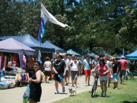 Burleigh Art And Craft Markets - Hotel Gold Coast 0