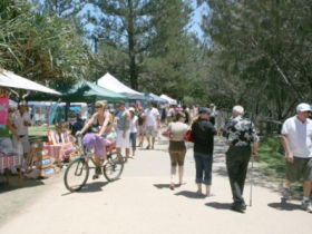 Burleigh Art And Craft Markets - Hotel Gold Coast 2