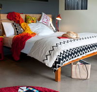 Deshons Retreat - Hotel Gold Coast