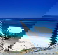 Full-Day Busselton Jetty Train Ride  Dophin Discovery - Hotel Gold Coast