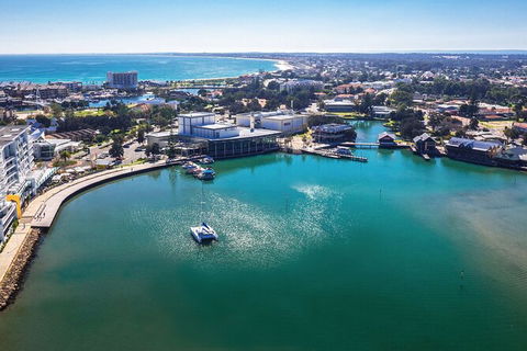 Mandurah Dolphin And Scenic Marine Cruise - Hotel Gold Coast 3