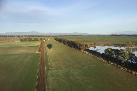 Hot Air Balloon Tasmania - Hotel Gold Coast 11