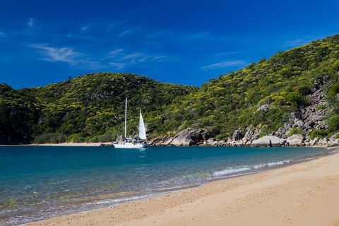 Full-Day Adventure Sailing Experience: Circumnavigate Magnetic Island - Hotel Gold Coast 0